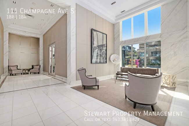 Photo du bâtiment - 111 Champagne Ave S