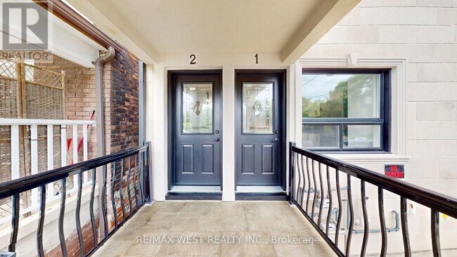 Building Photo - 253 Oakwood Ave