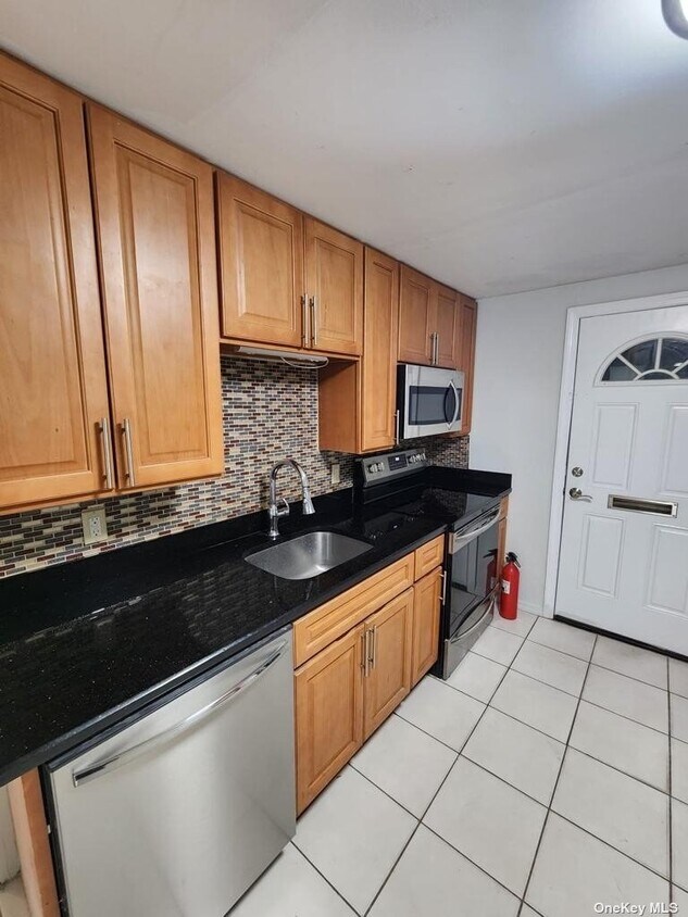 333 Mulry Ln, Lawrence, NY 11559 House Rental in Lawrence, NY