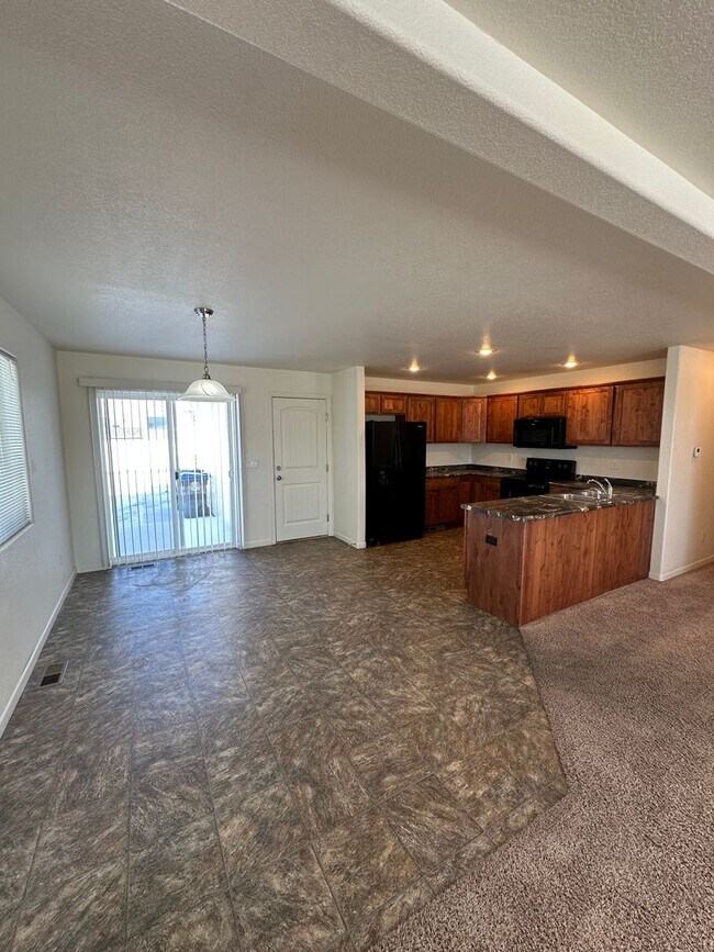 Foto del edificio - 3 BEDROOM 2.5 BATHROOM SADDLE RIDGE TOWNHOUSE