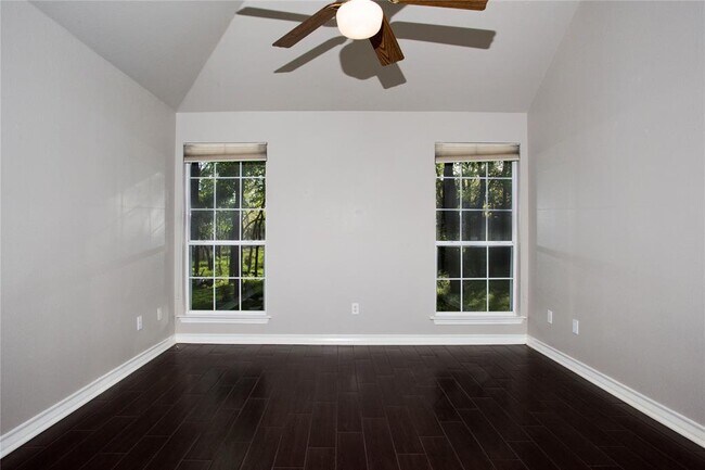 Building Photo - 1401 Girard St