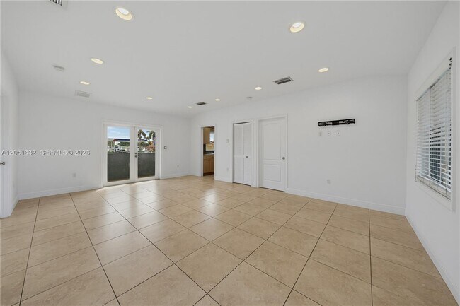 Foto del edificio - 7515 NW South River Dr