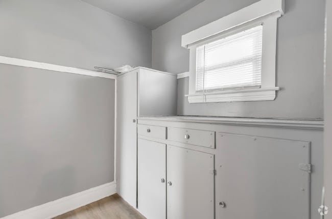 Building Photo - 6714 Sebert Ave