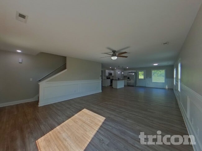 Building Photo - 19 Bloomwood Heights