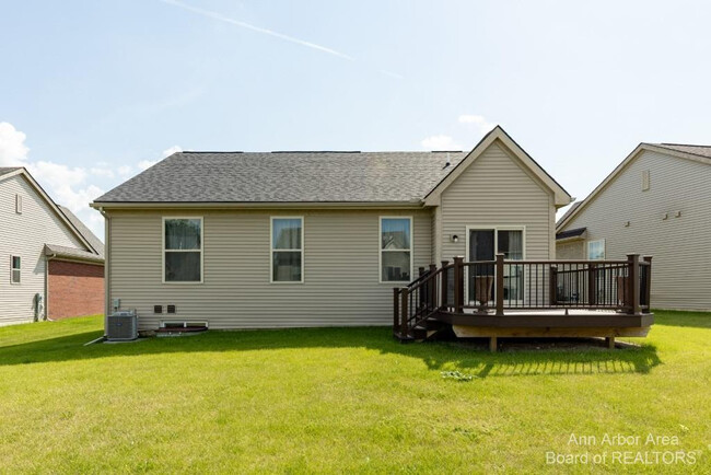 Building Photo - 8389 Ardmoor Dr