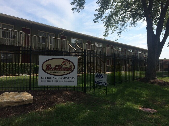 Foto del edificio - Red Hawk Apartments
