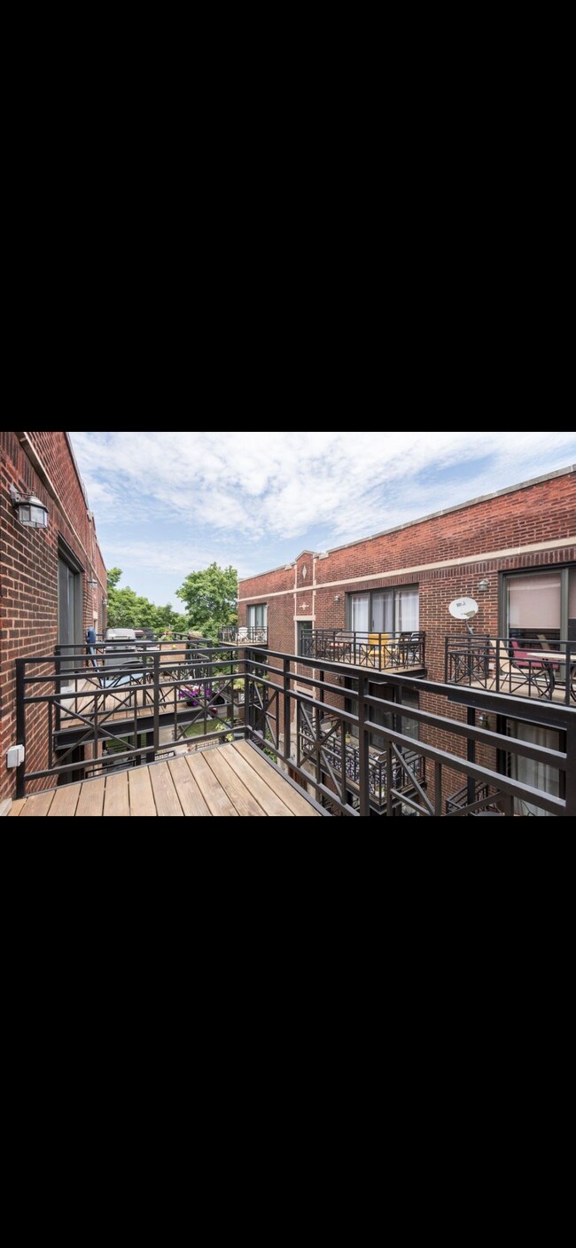 Building Photo - 1155 W Grace St