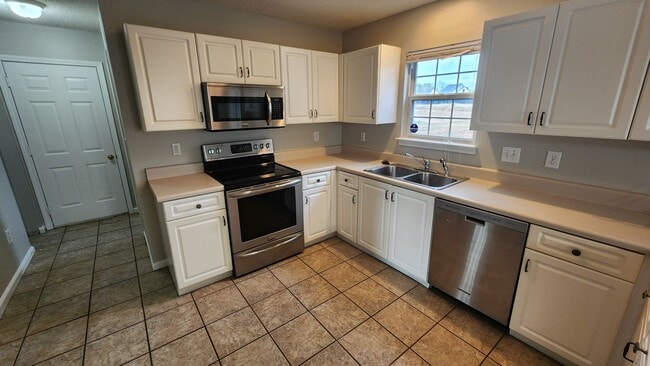 Building Photo - Five Forks - Sparrows Point - 3BR/2.5BA wi...