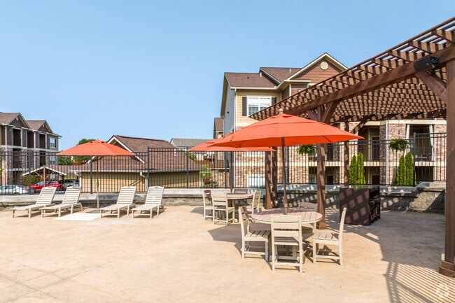 Piscina - Heights at Delaware Ridge