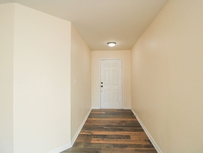 Building Photo - Modern and updated home in desirable East ...