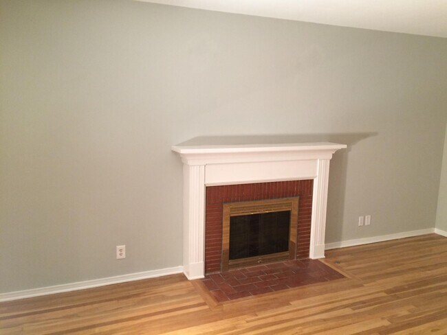 Foto del edificio - 1831 N Hollywood Way