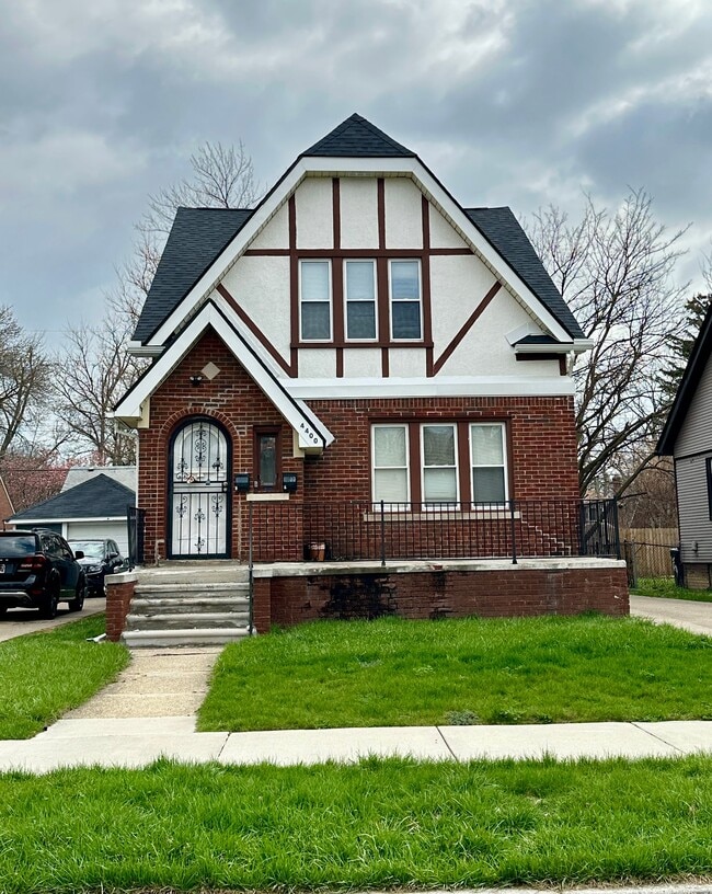 Building Photo - 4400 Devonshire Rd