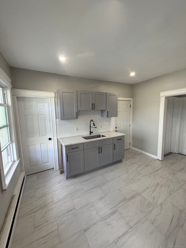 Building Photo - 426 Benham Ave
