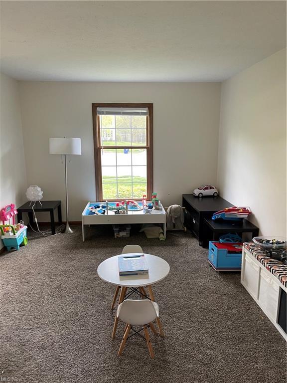 Foto del edificio - 280 Poplar Ct