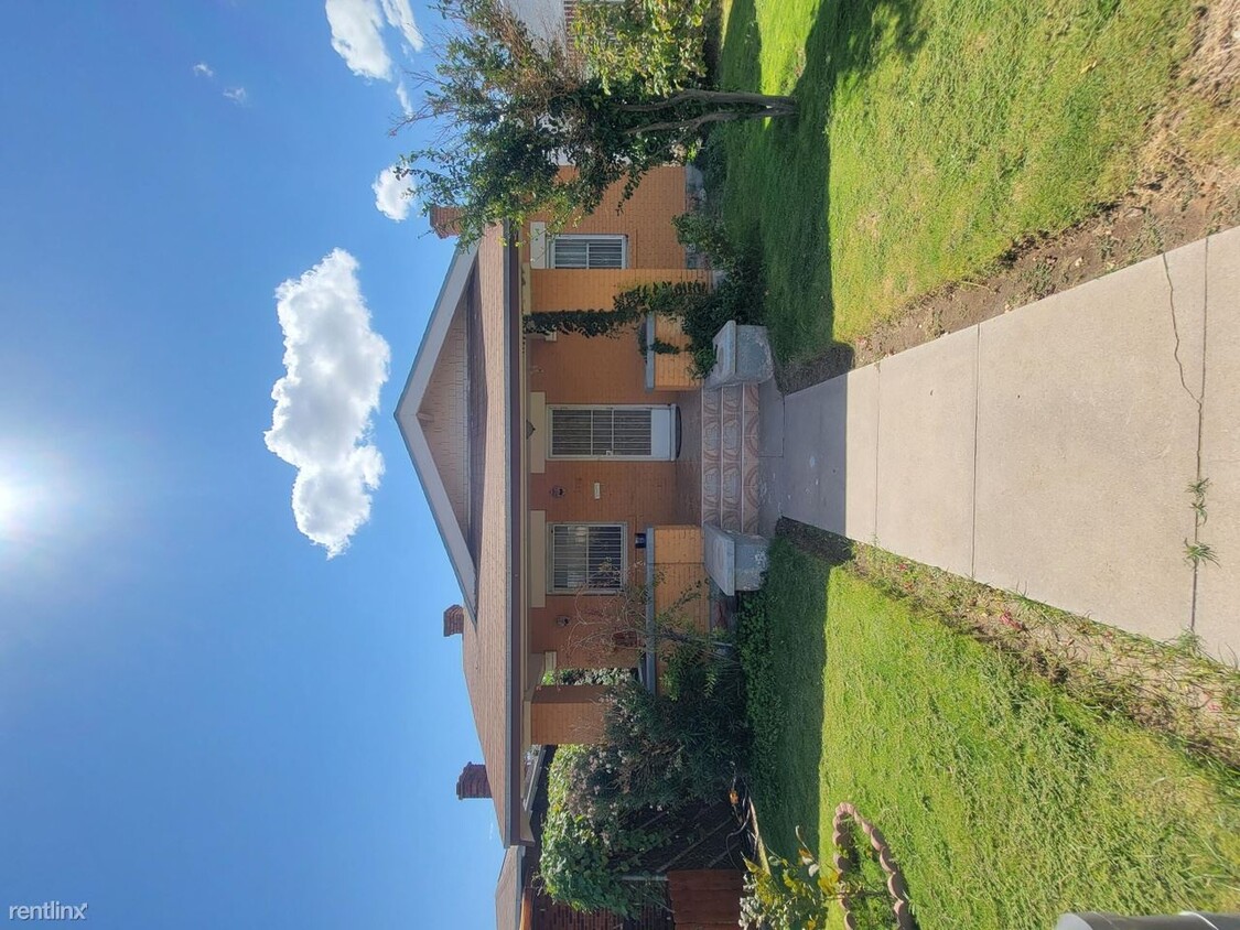 Primary Photo - 2 br, 1 bath House - 3718 La Luz Ave