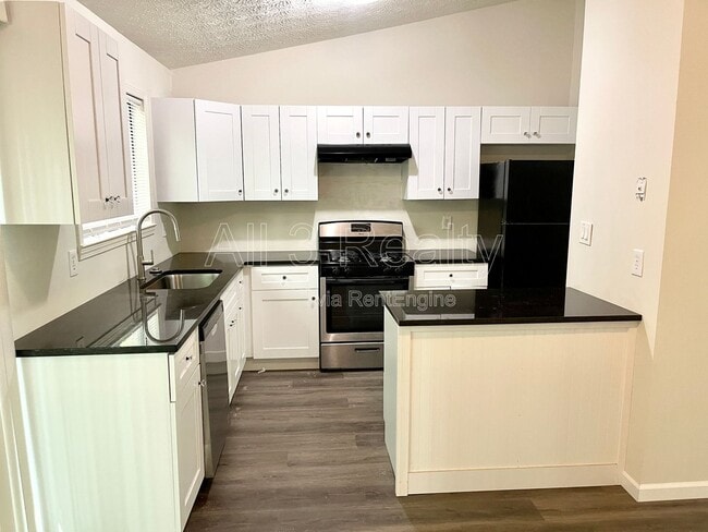 Building Photo - 5165 Fairforest Dr