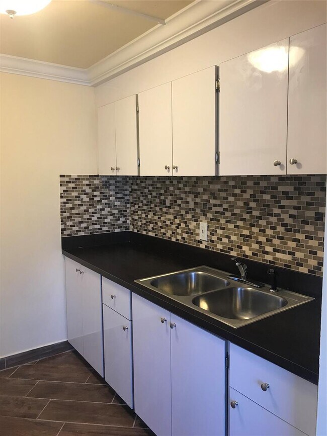 Photo - 2300 SE 2nd St Apartment