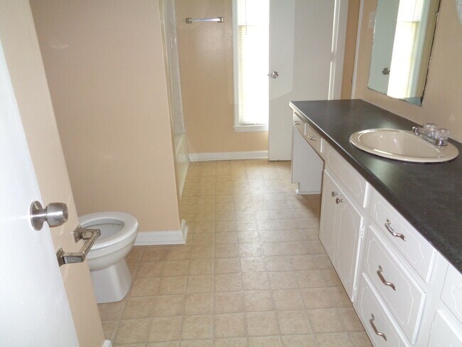 Foto del edificio - 6222 Bridlewood Ln