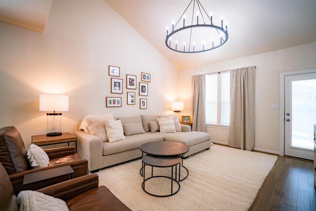 Building Photo - 5858 Urbano Bnd