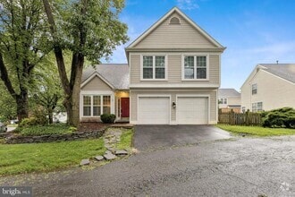 Building Photo - 507 Foxridge Dr SW