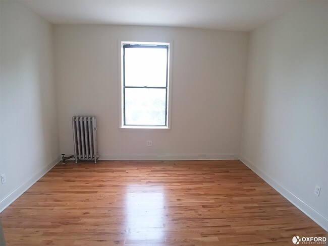 Foto del edificio - 2121 Foster Ave