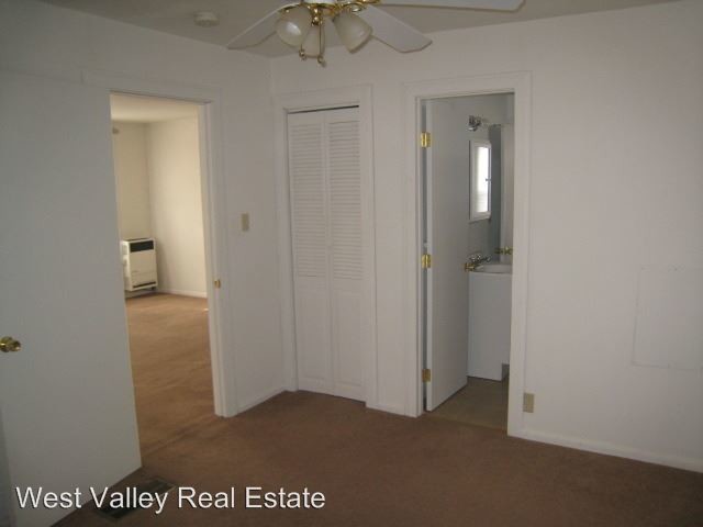 Building Photo - 2 br, 1 bath House - 320 E Street