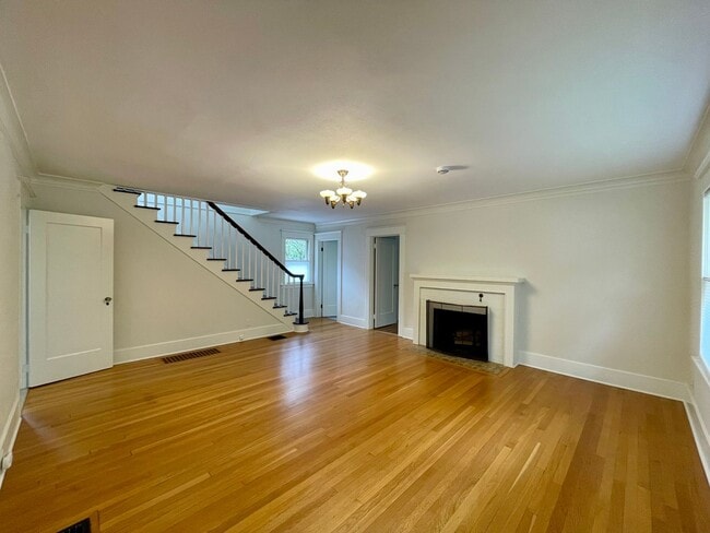 Building Photo - 2409 NW Raleigh St
