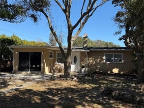 Building Photo - 3601 Saxon Dr