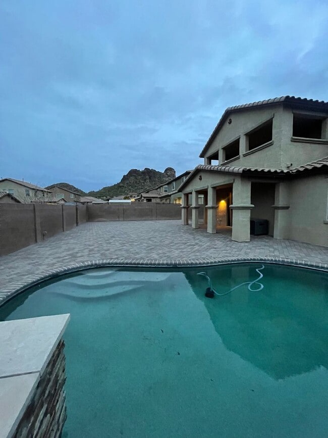 Foto del edificio - **Stunning 4 Bed, 3 Bath Home with Pool & ...