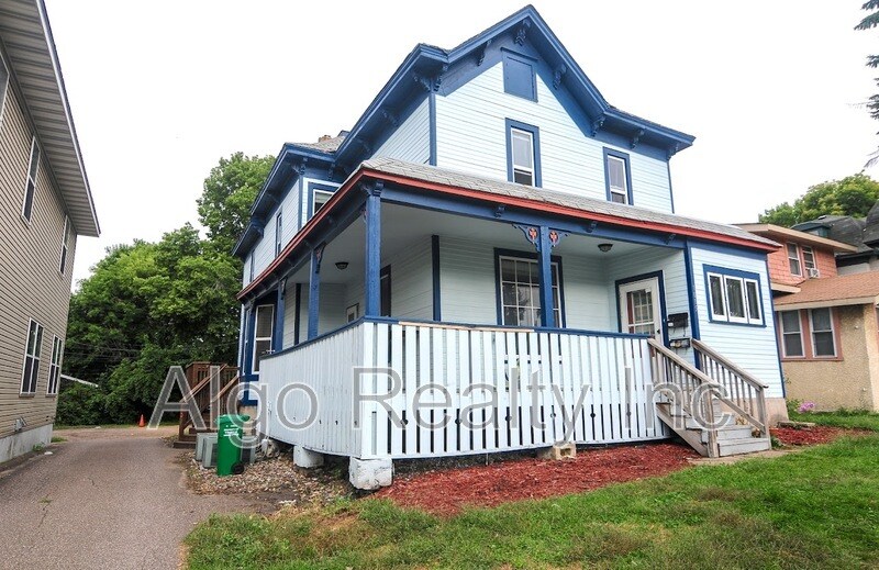 Foto principal - 1015 13th Ave SE