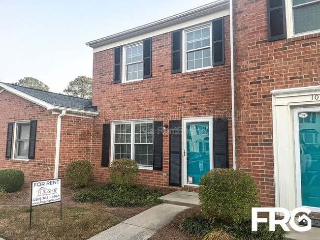 Building Photo - 2700 Thackery Rd