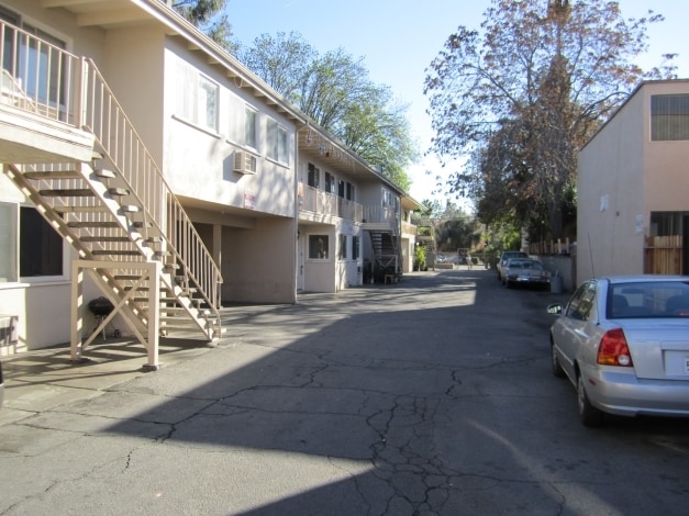 Foto del edificio - 14921 Vanowen St