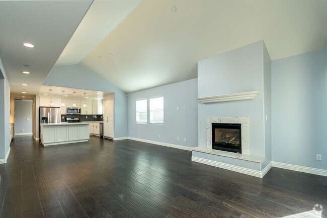 Building Photo - 736 N Wilton Pl