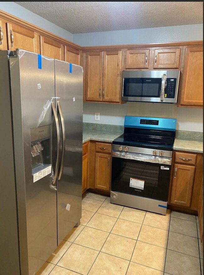 Building Photo - 11900 Liberty Cir N