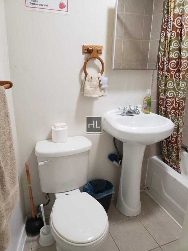 Building Photo - LOVELY & BRIGHT  STUDIO  STANHOPE STREET/B...