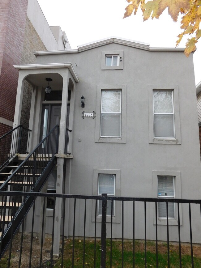 Building Photo - 1708 S Newberry Ave