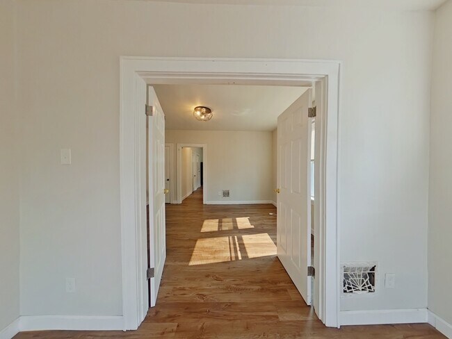 Foto del edificio - 3722 Winnebago St