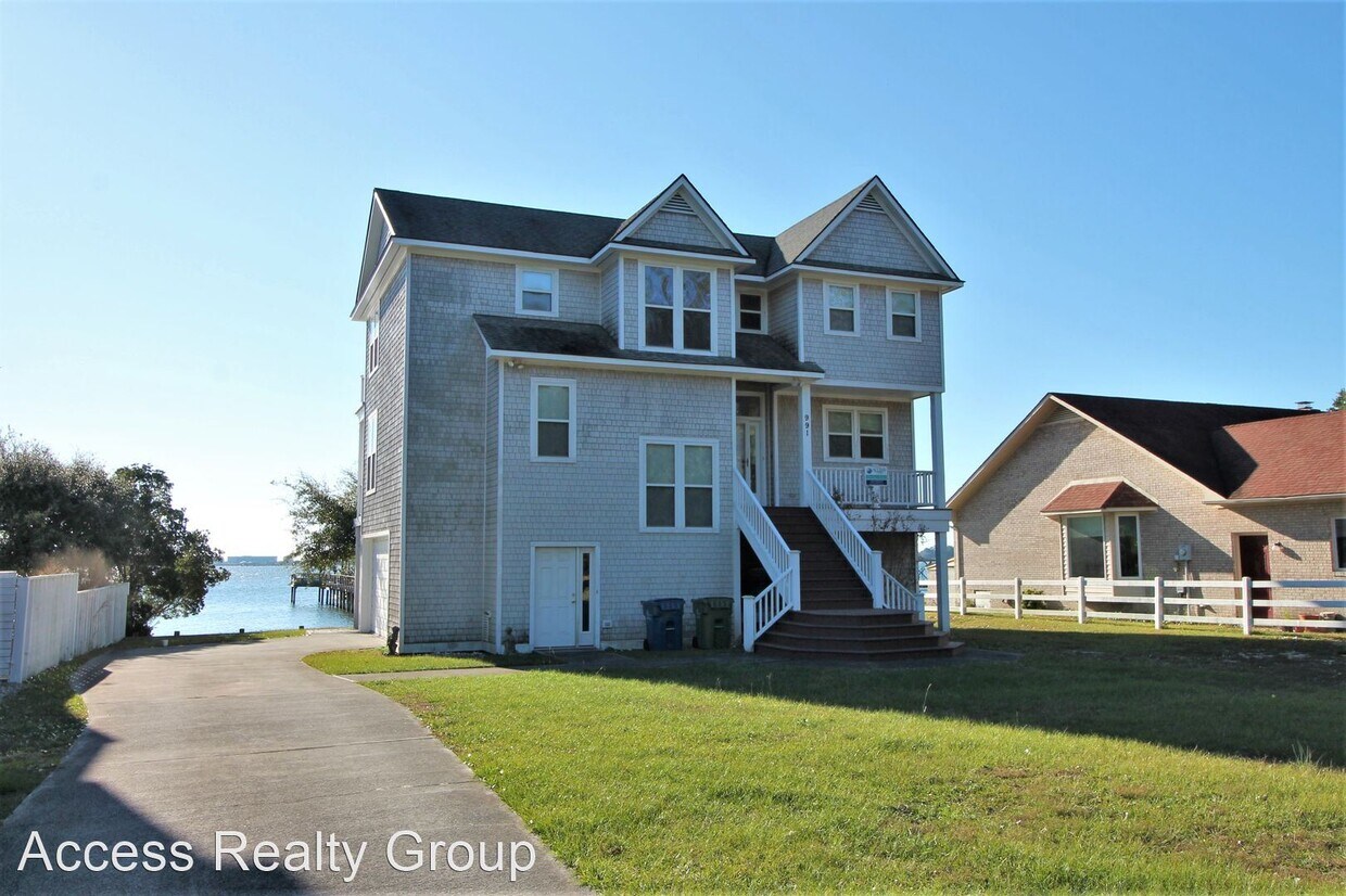 3 br, 3 bath House 991 Chadwick Shores Dr. House Rental in Sneads