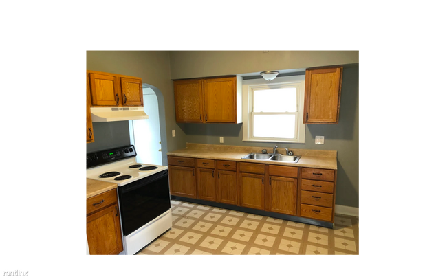 Building Photo - 1 br, 1 bath Duplex - Chestnut Apartments ...