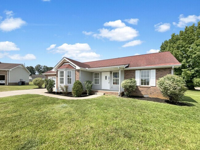 Foto del edificio - Cute 2 Bedroom 2 Bath Home with a 2 Car Garage!