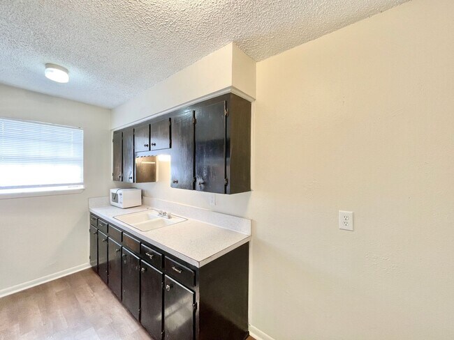 Foto del edificio - 624 Sunset Ln