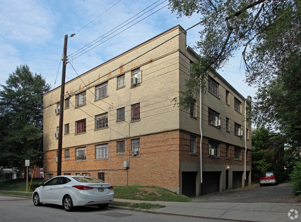 Building Photo - 2860 Observatory Ave