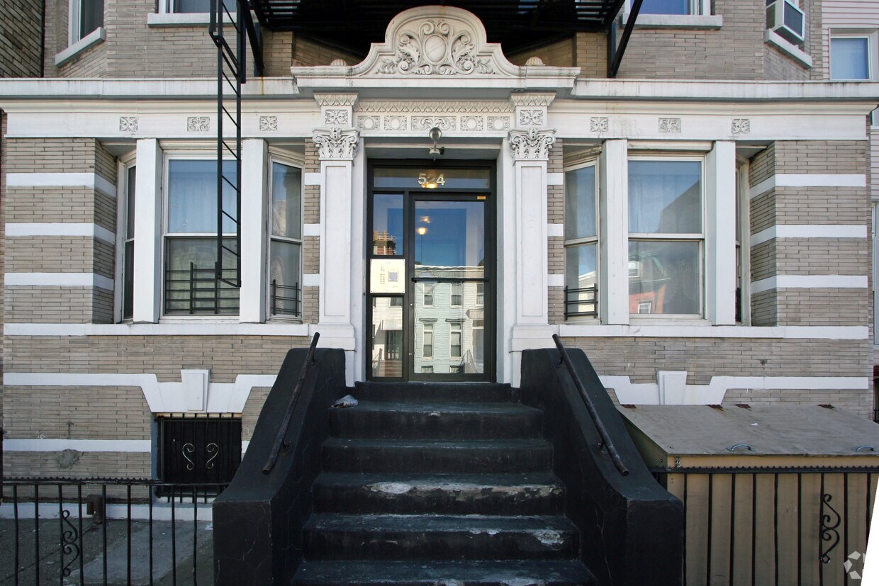 Foto del edificio - 524 Lafayette Ave