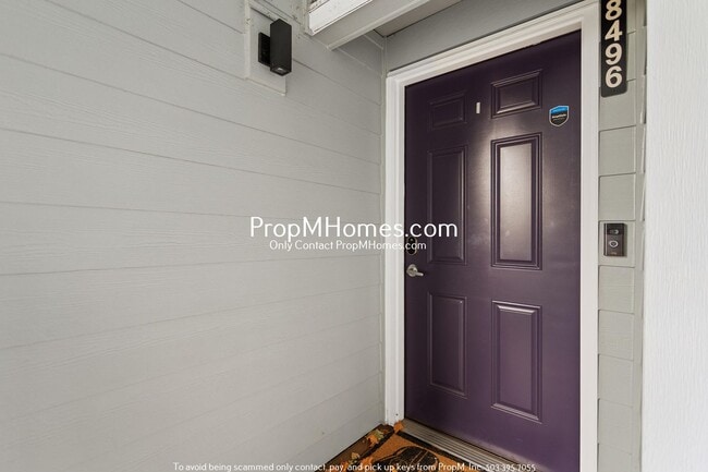 Building Photo - Beautiful Condo Living in the Heart of Tua...