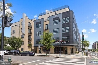 Building Photo - 1111 Orren St NE