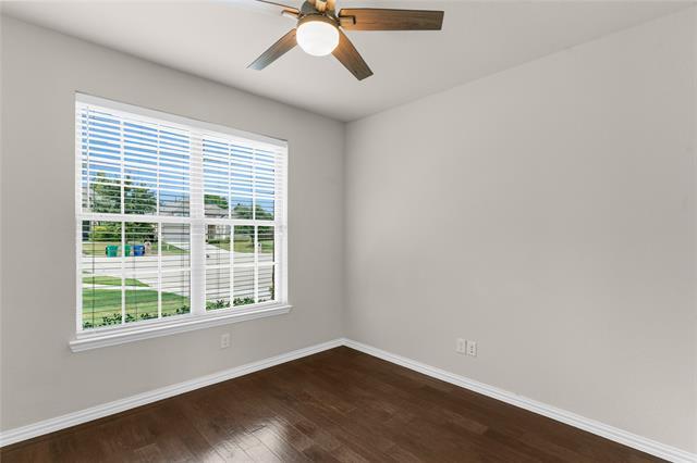 Foto del edificio - 701 Spring Falls Dr