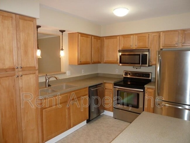 Building Photo - 216 Peachtree Hollow Ct NE