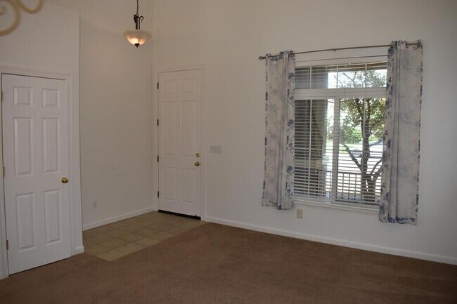 Foto del edificio - 4670 Tolman Way