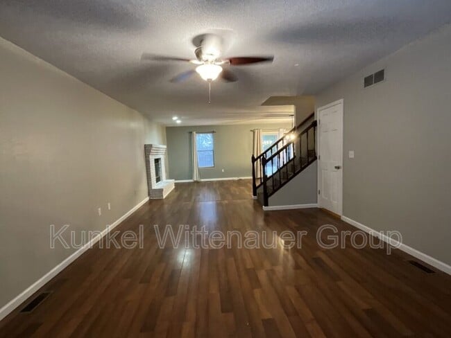 Foto del edificio - 1632 Progress Ln