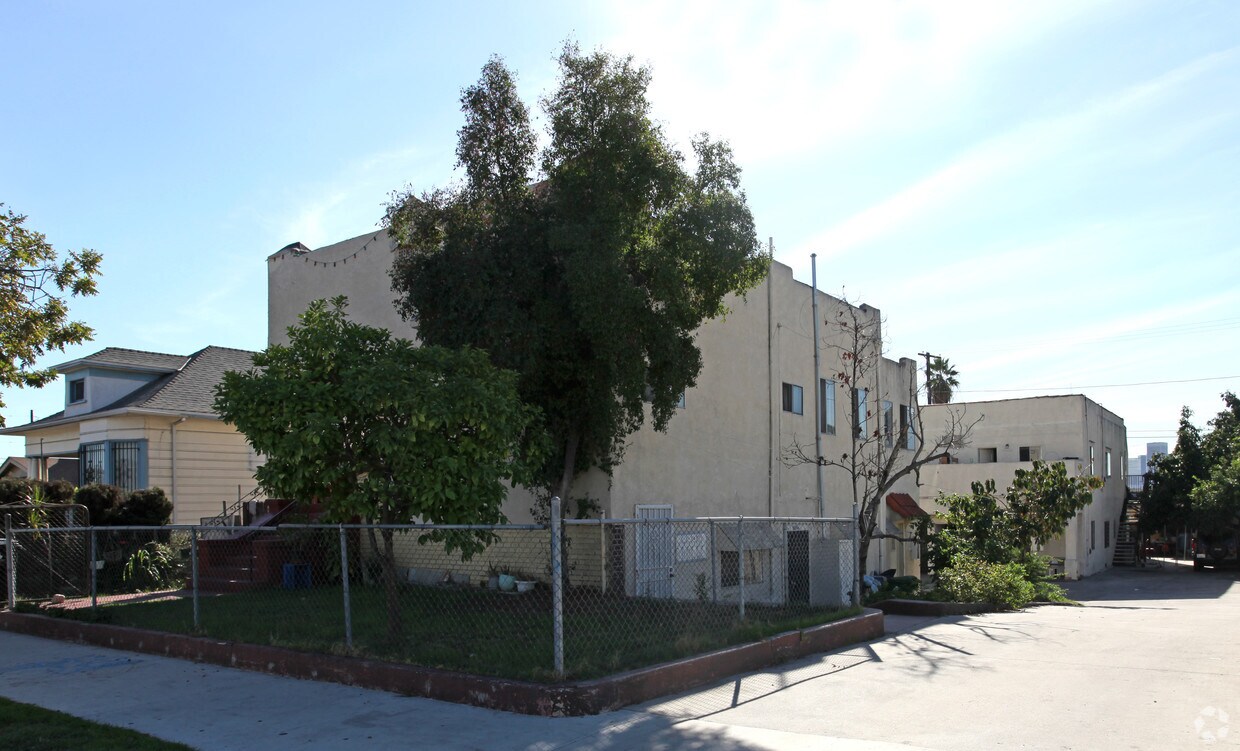 Primary Photo - 223 S Avenue 20